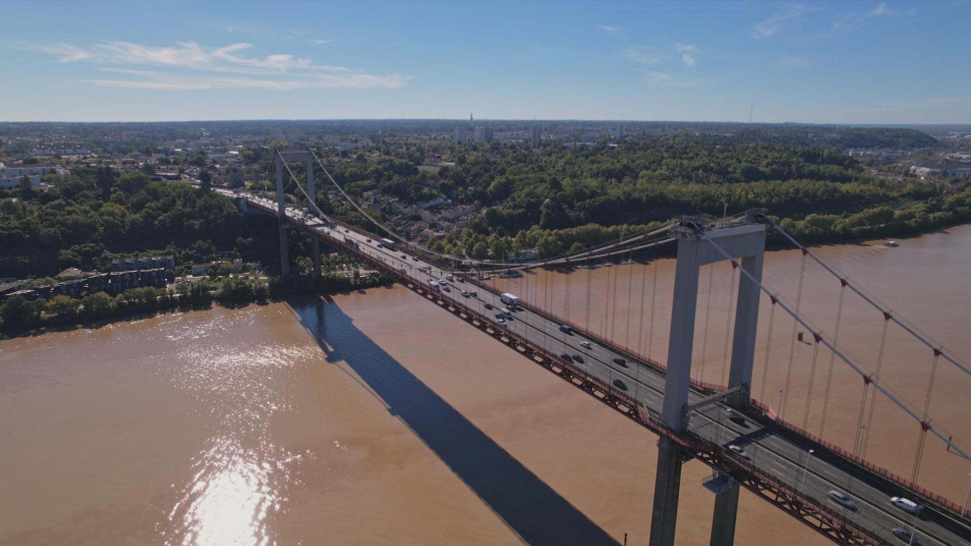 Ponts de Bordeaux: Technologie de haut vol 2023 movie scene