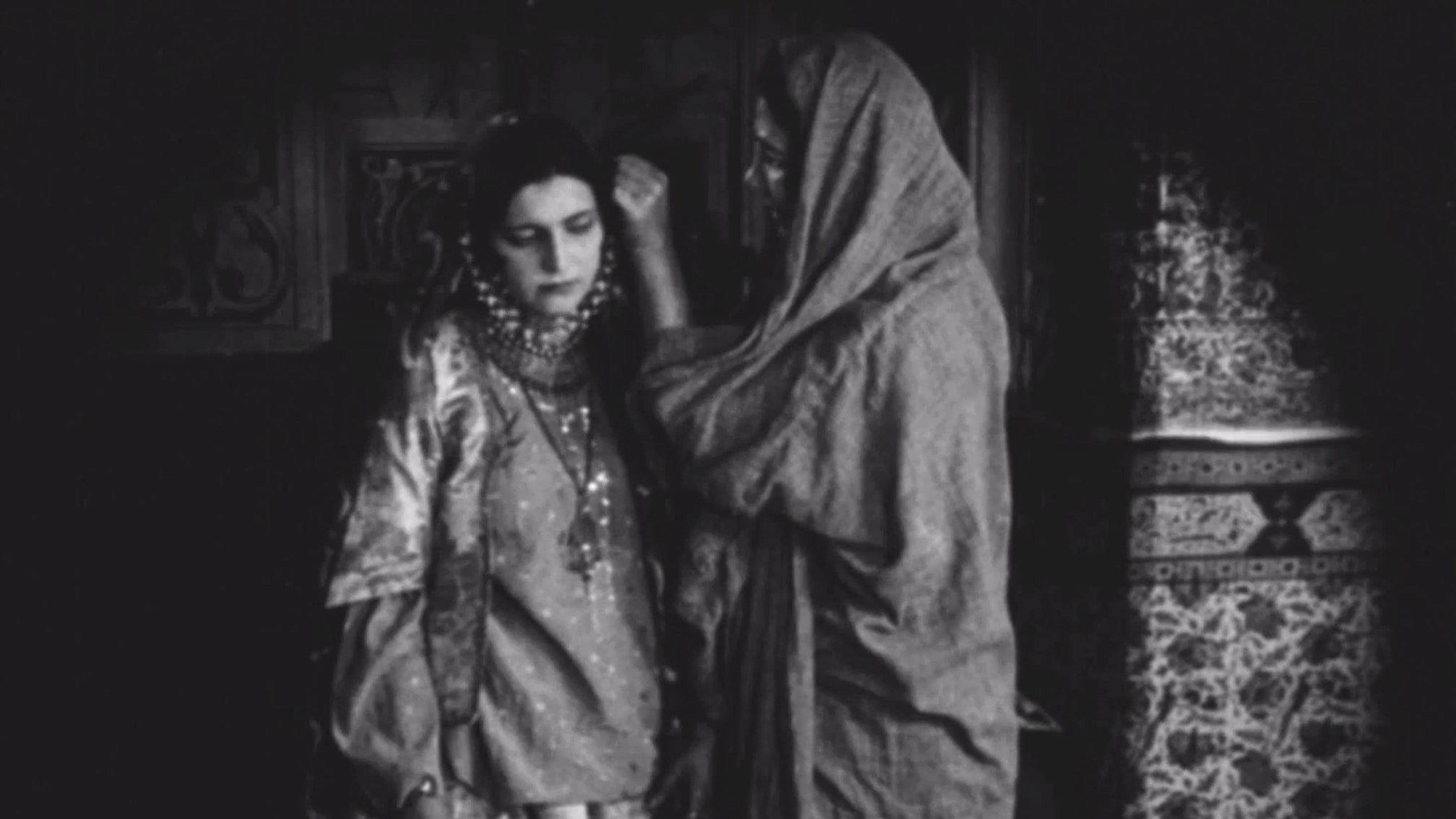 Khaspush 1928 movie scene