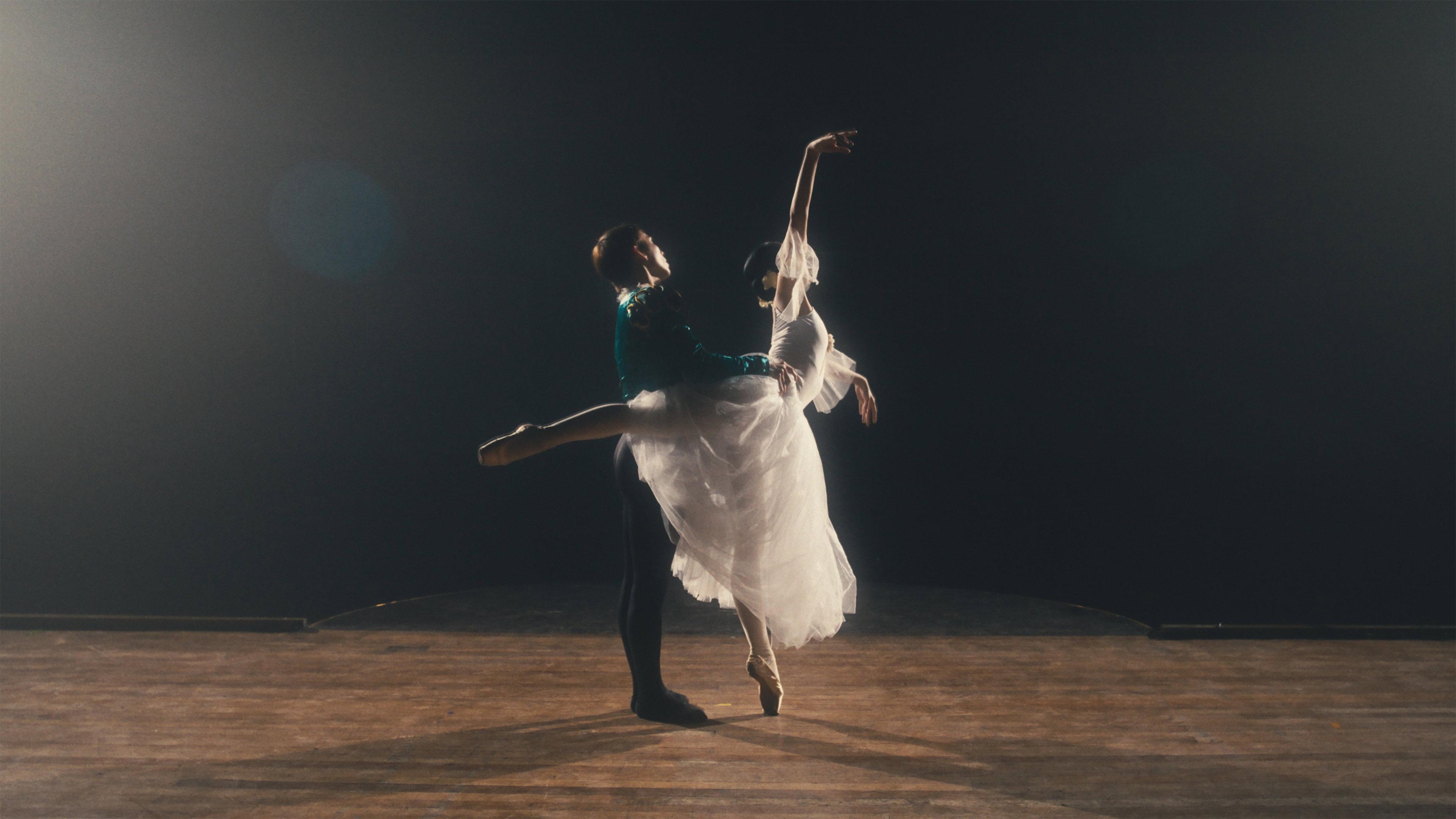 Dan, En Pointe 2025 movie scene
