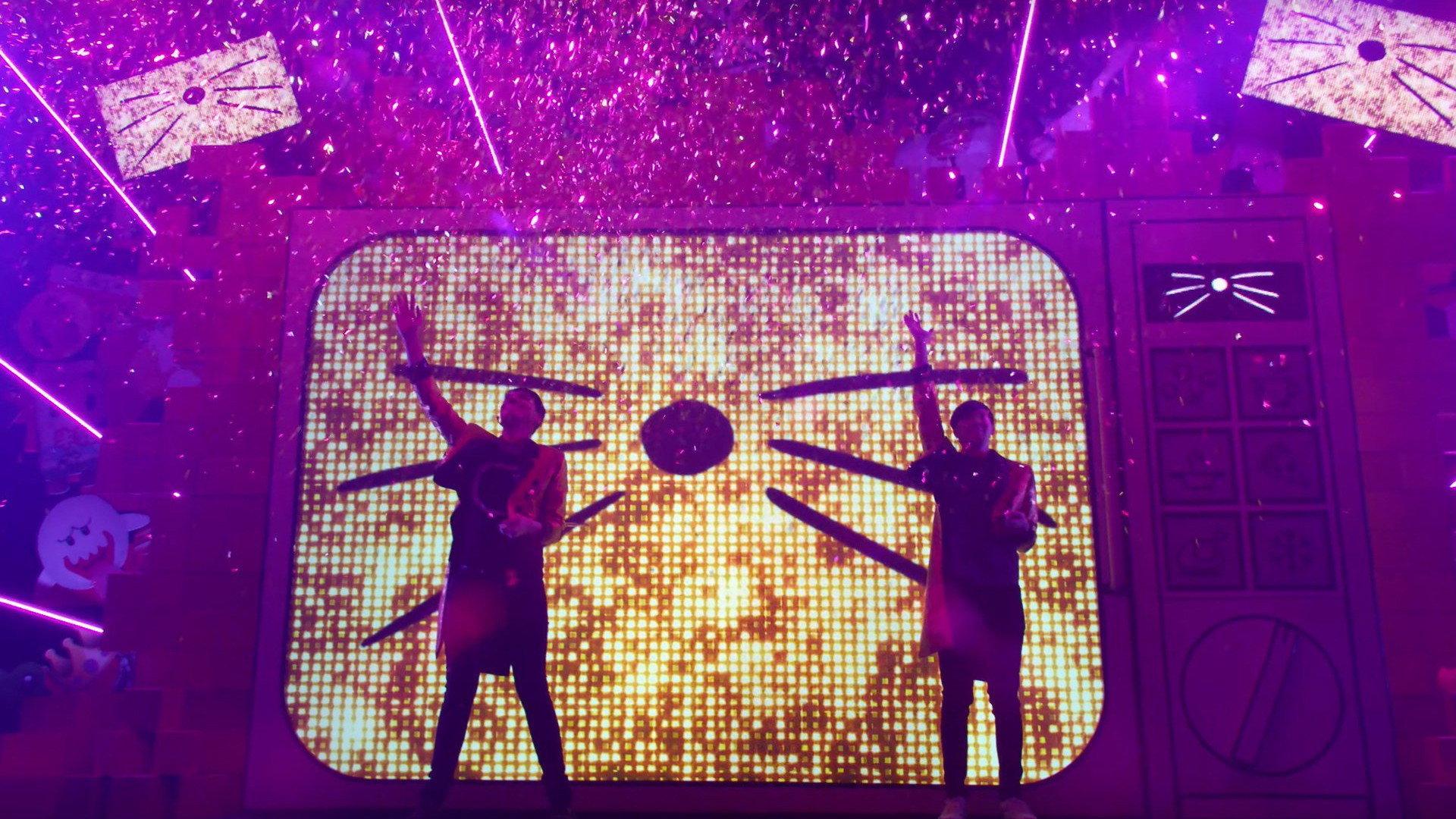 Dan and Phil's The Amazing Tour is Not on Fire 2016 movie scene