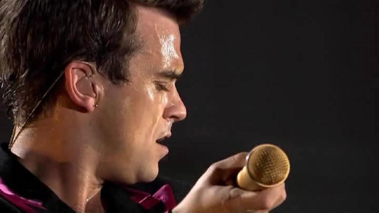 Robbie Williams: Live In Berlin 2005 movie scene