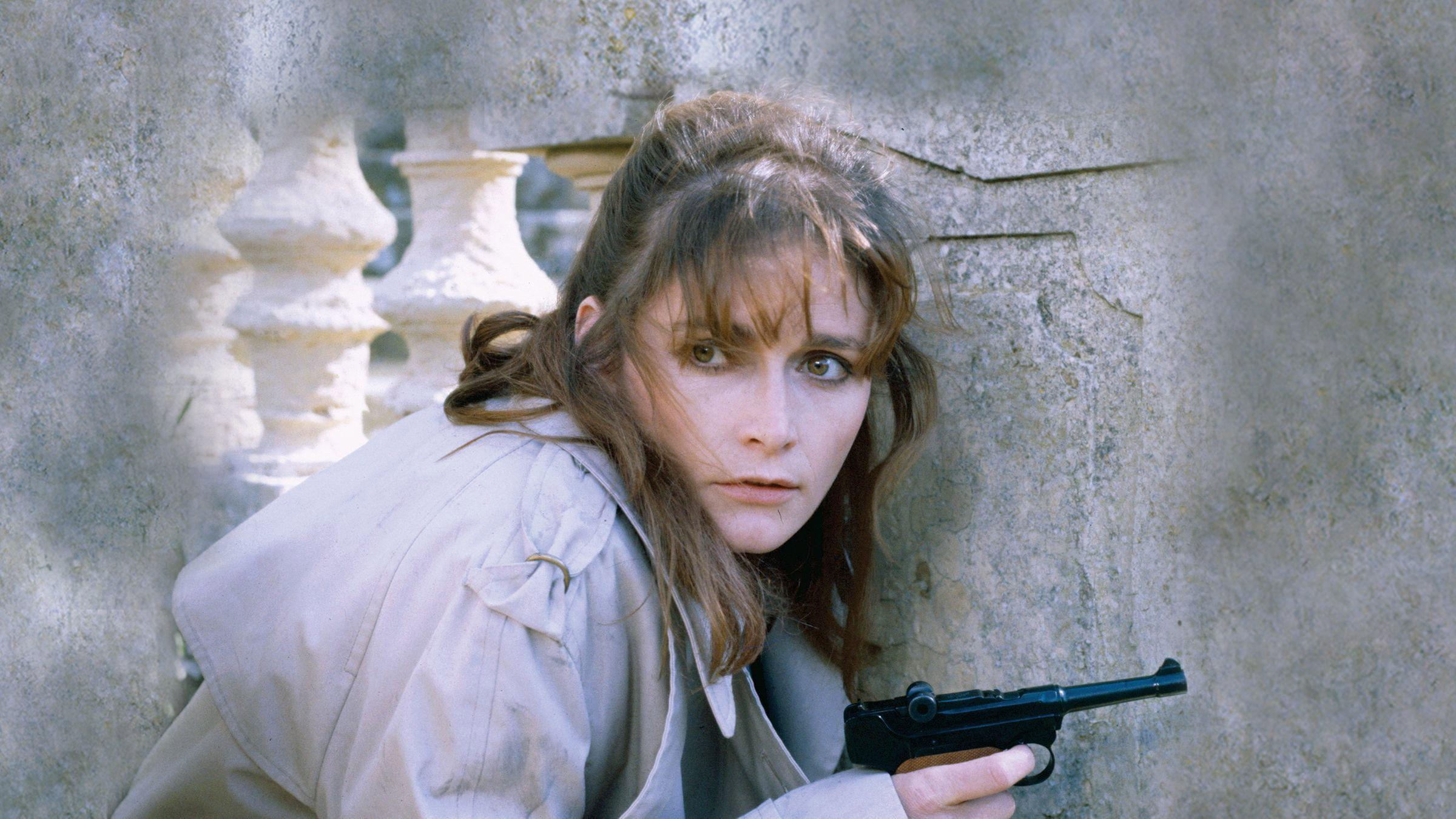 Trenchcoat 1983 movie scene