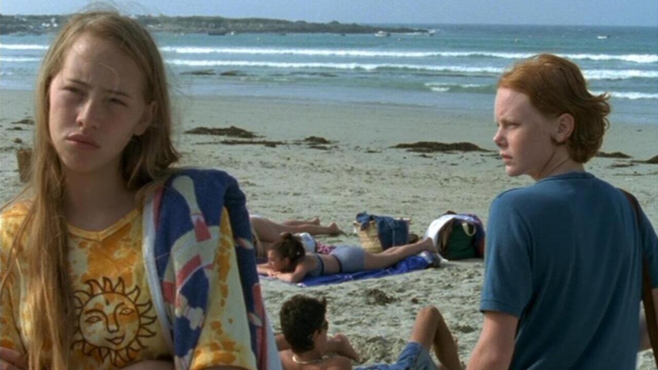 Girls Can't Swim 2000 movie scene