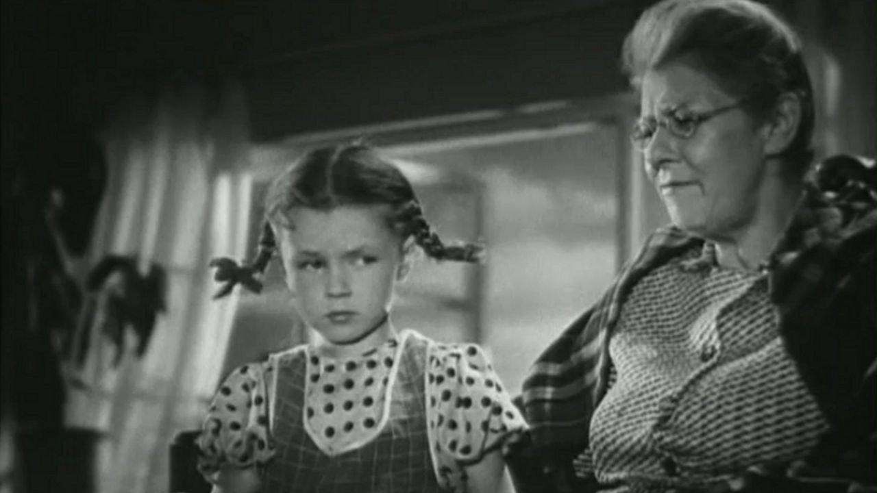 An Elephant and a Rope 1945 movie scene