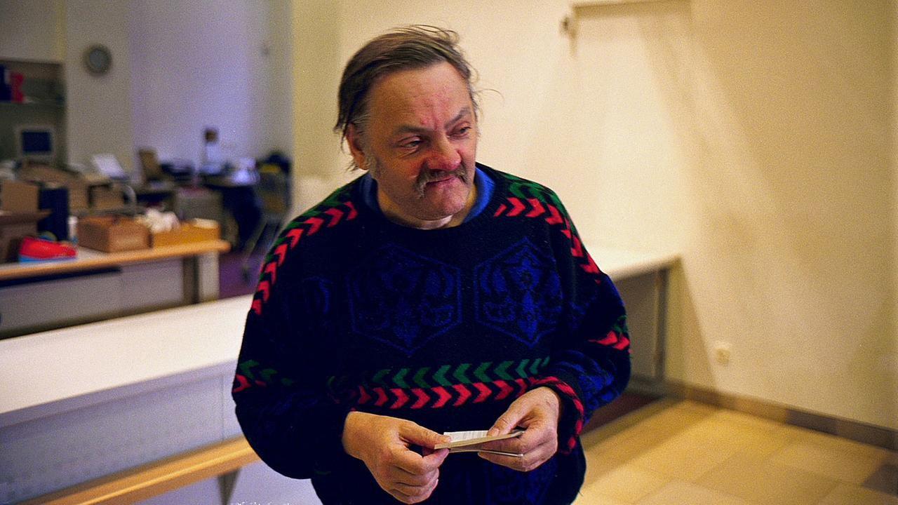 Alltagsgeschichte – Im Versatzamt 2000 movie scene