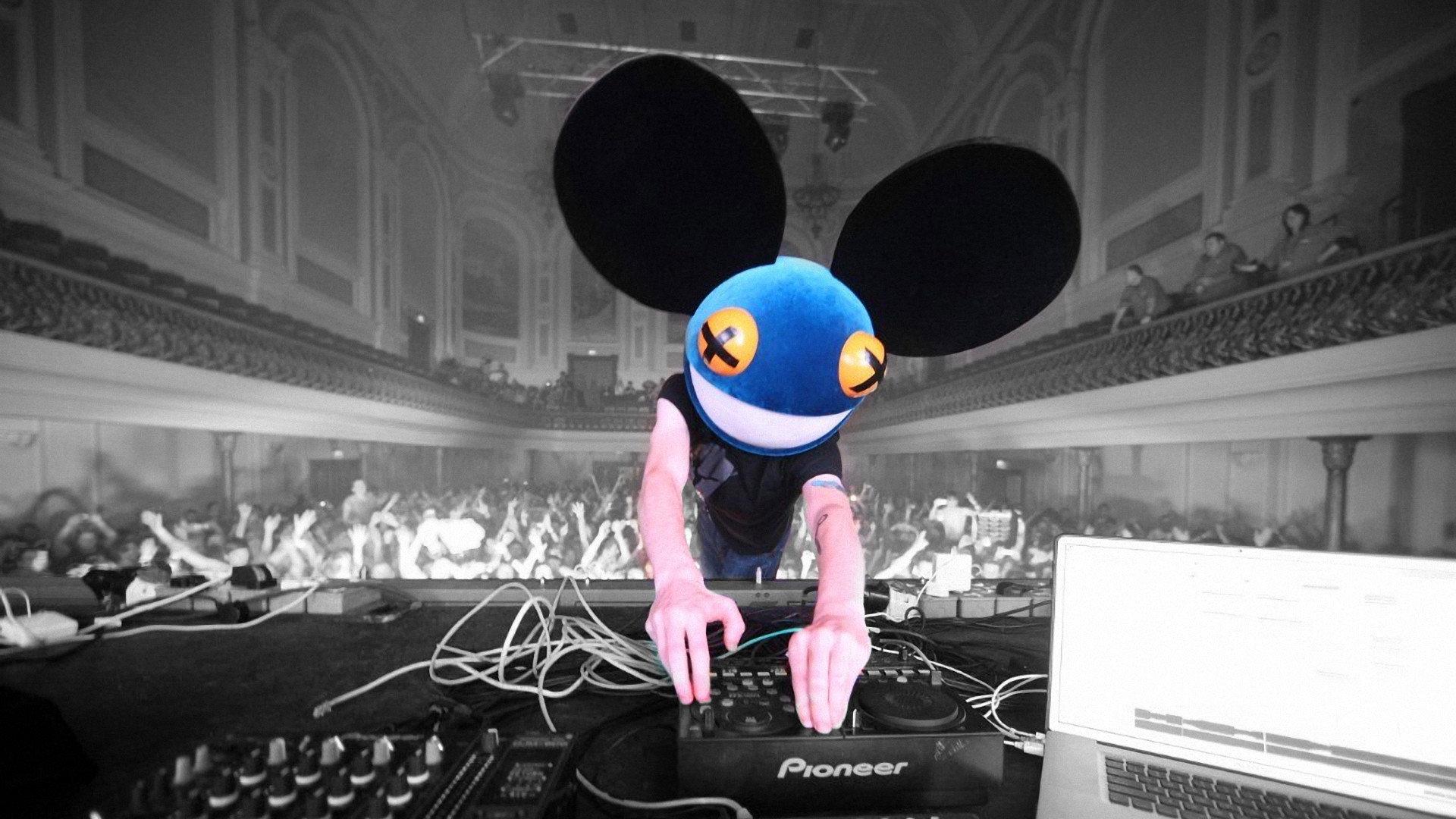 Deadmau5 - Live at iTunes Festival 2014 2014 movie scene