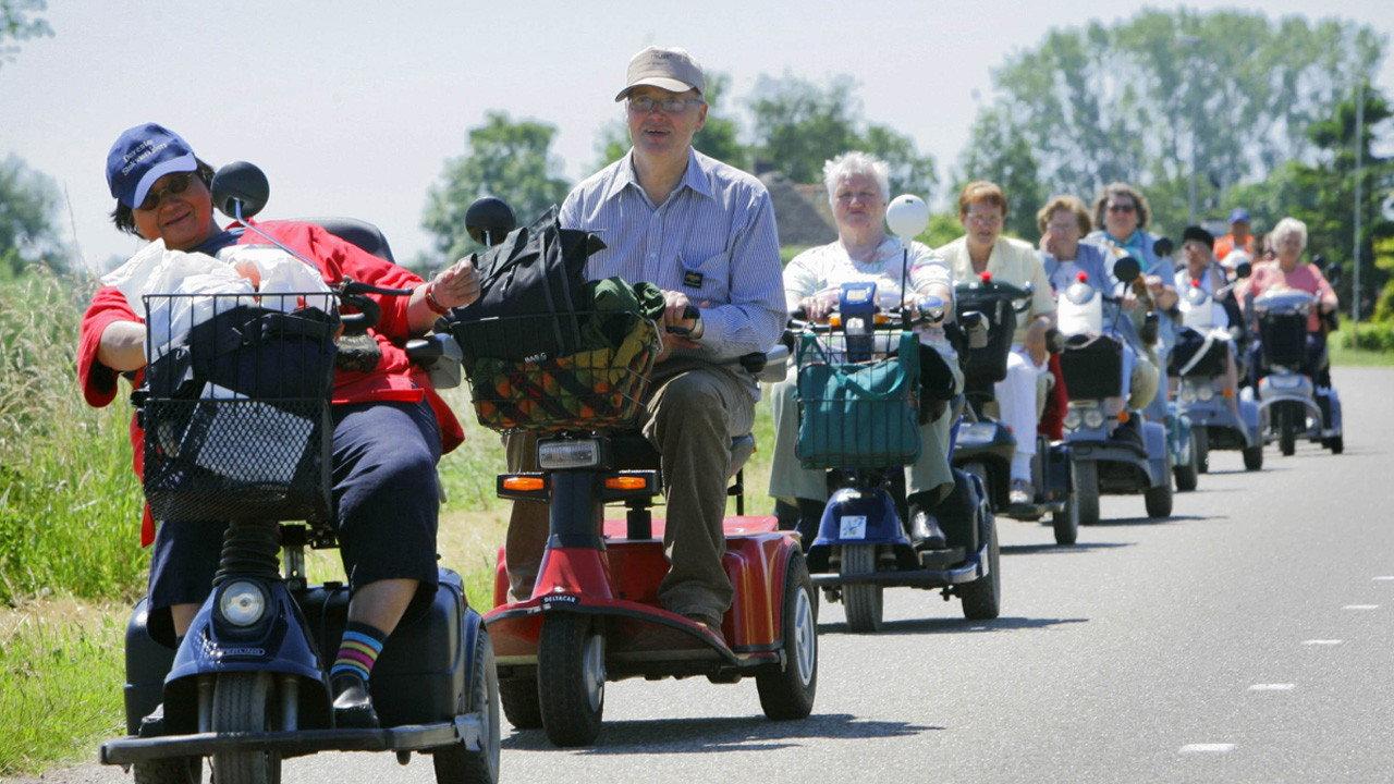 Scootmobiel 2024 movie scene