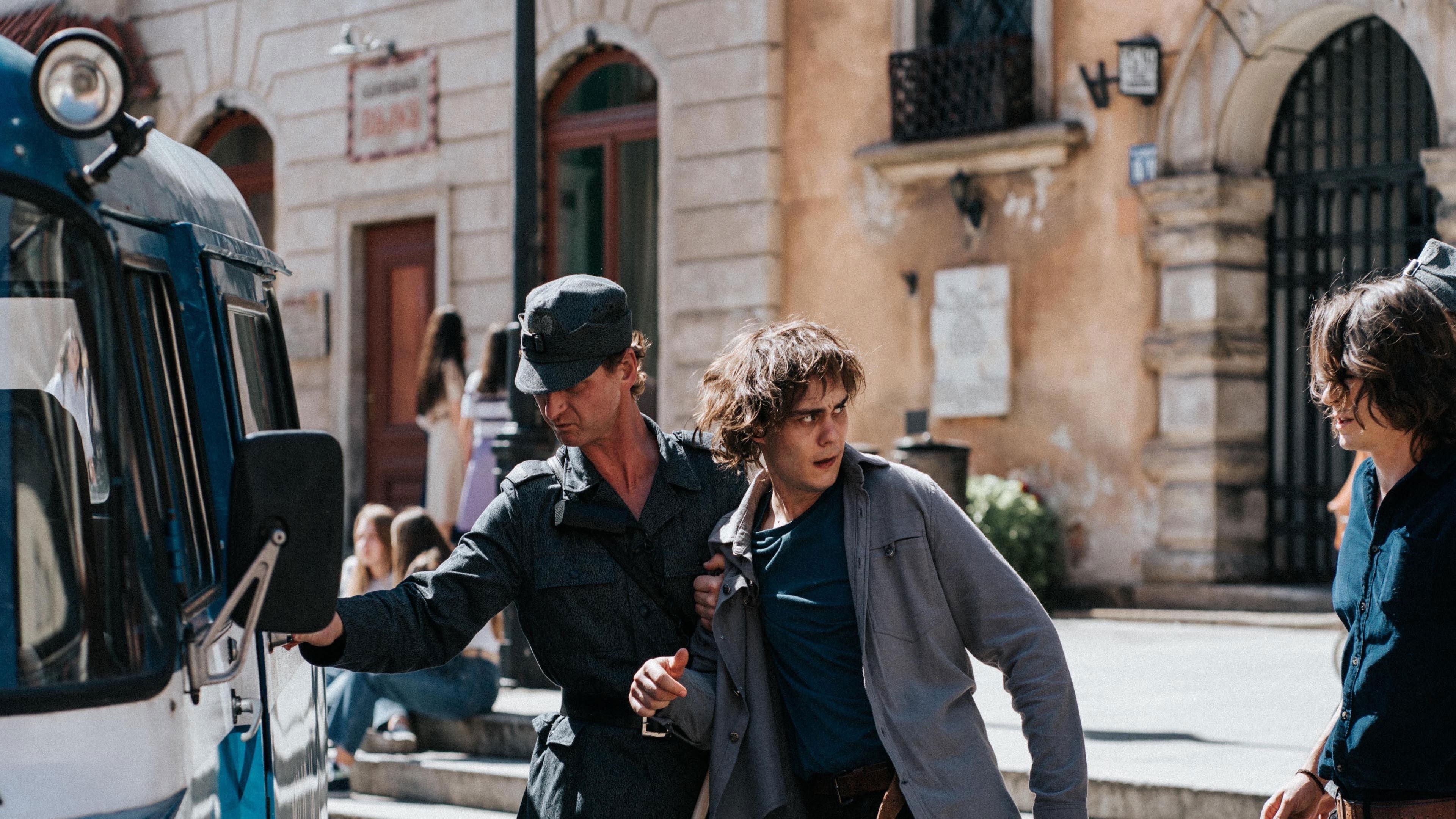 Leave No Traces 2021 movie scene