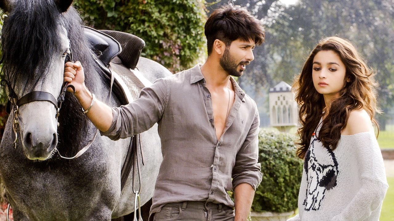 Shaandaar 2015 movie scene