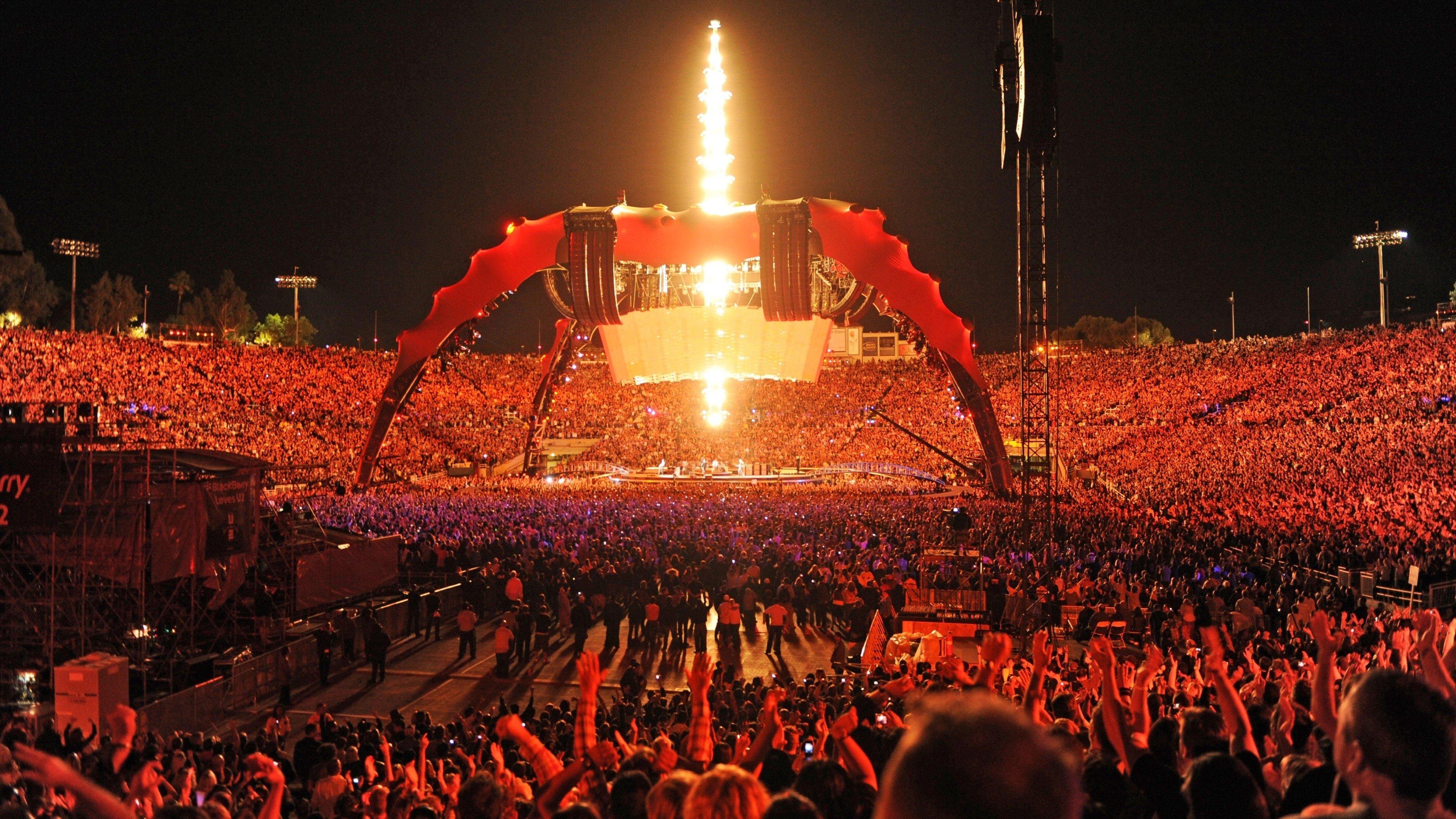 U2: 360° at the Rose Bowl 2010 movie scene