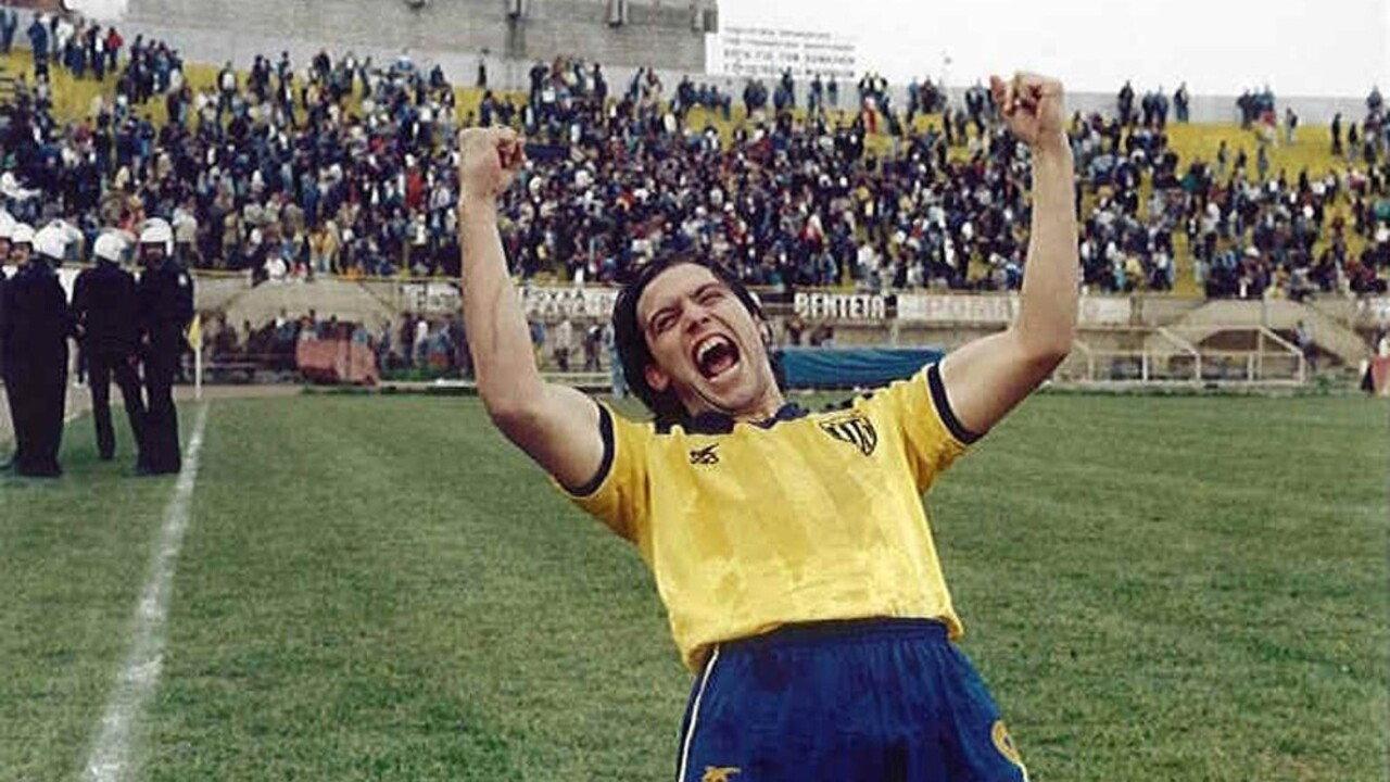 The Striker with Number 9 1988 movie scene
