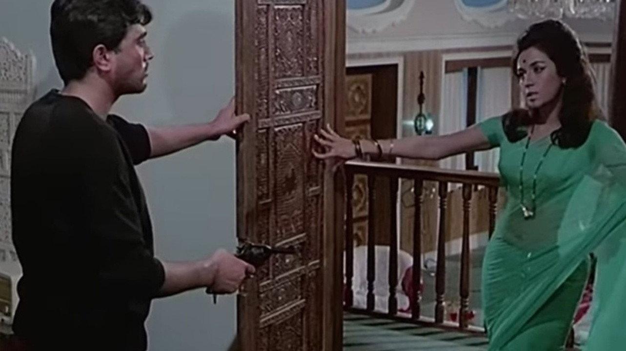 Ittefaq 1969 movie scene