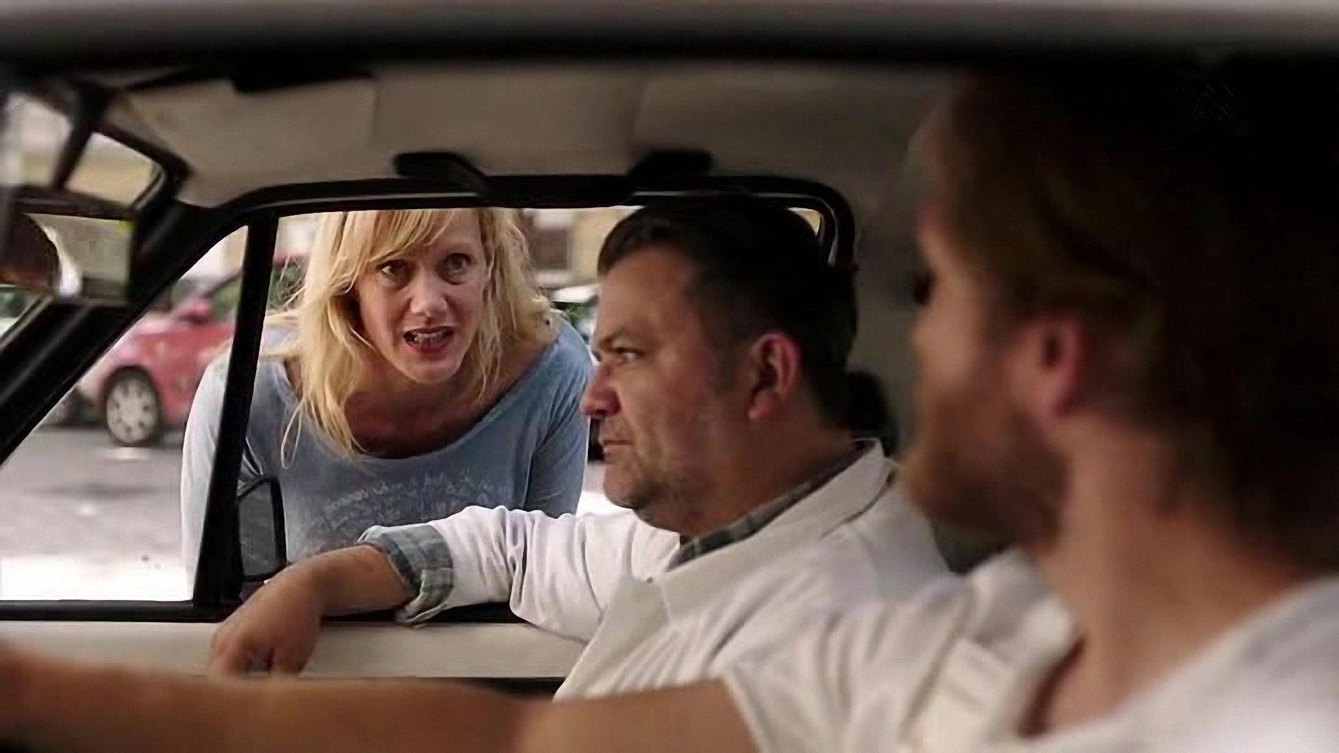 Eltern allein zu Haus: Frau Busche 2017 movie scene
