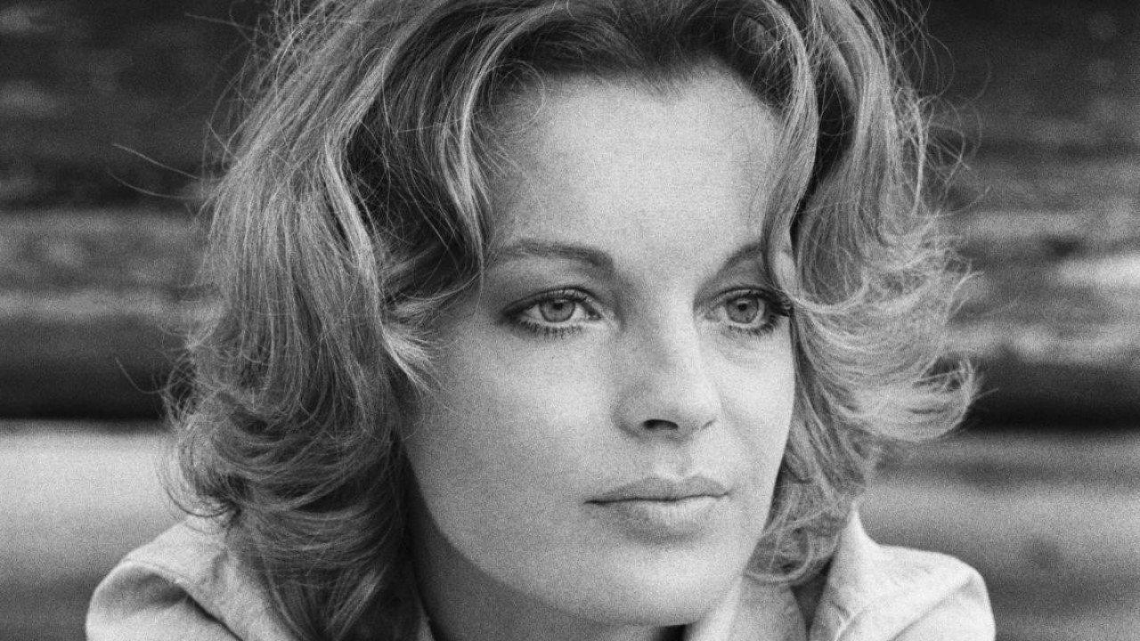 Romy, A Free Woman 2022 movie scene