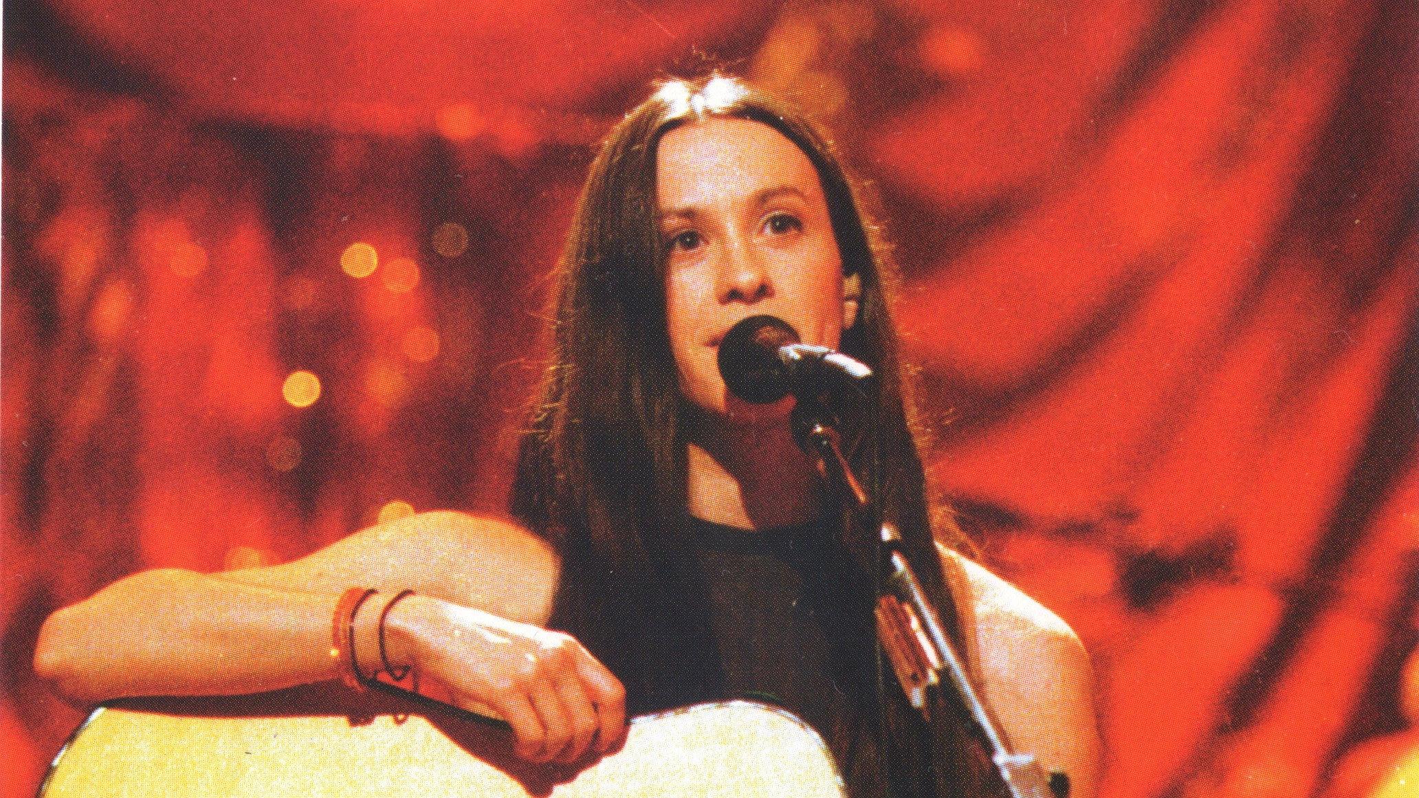 Alanis Morissette: MTV Unplugged 1999 movie scene