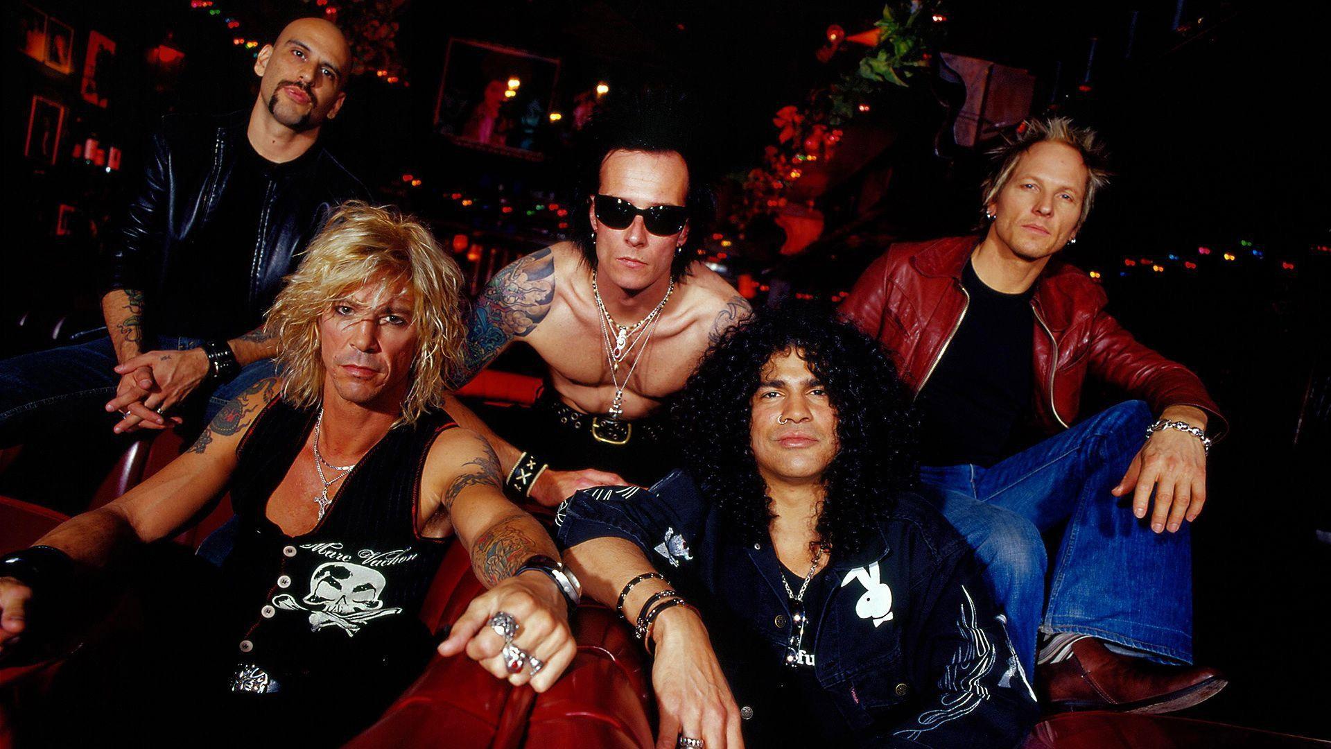 Velvet Revolver: Let It Roll - Live In Germany 2012 movie scene