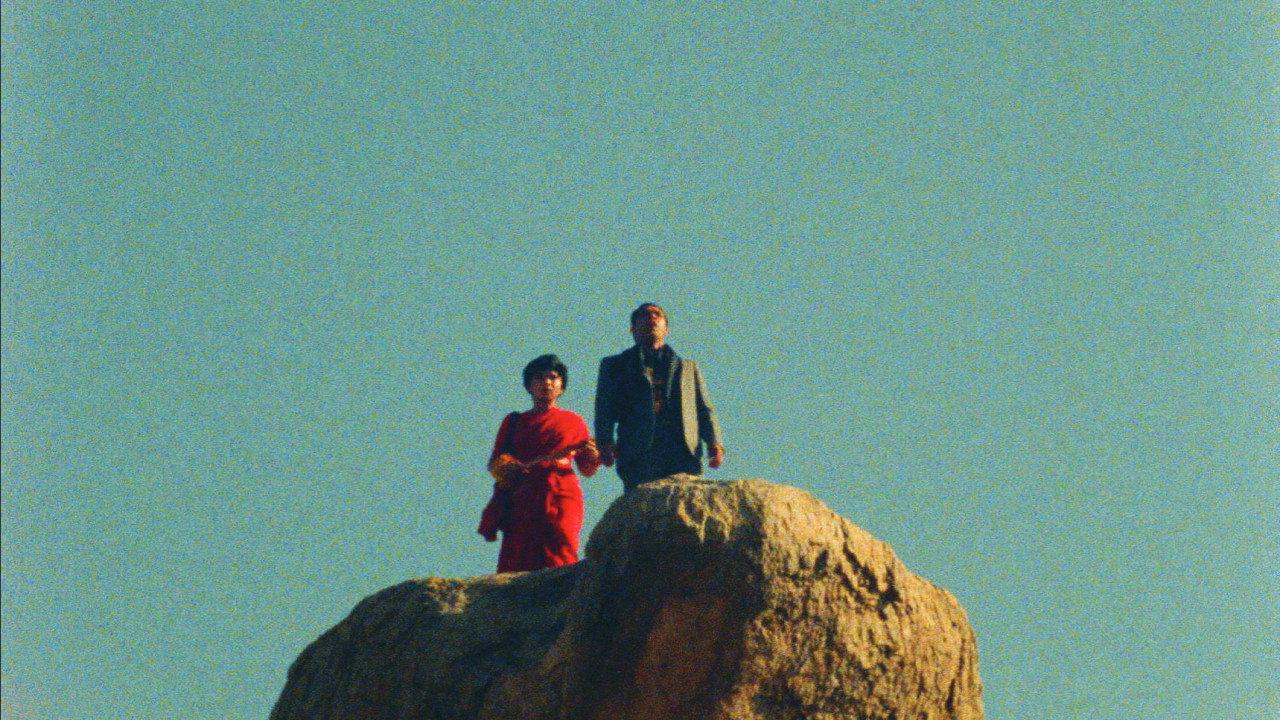 Om Dar-B-Dar 1988 movie scene