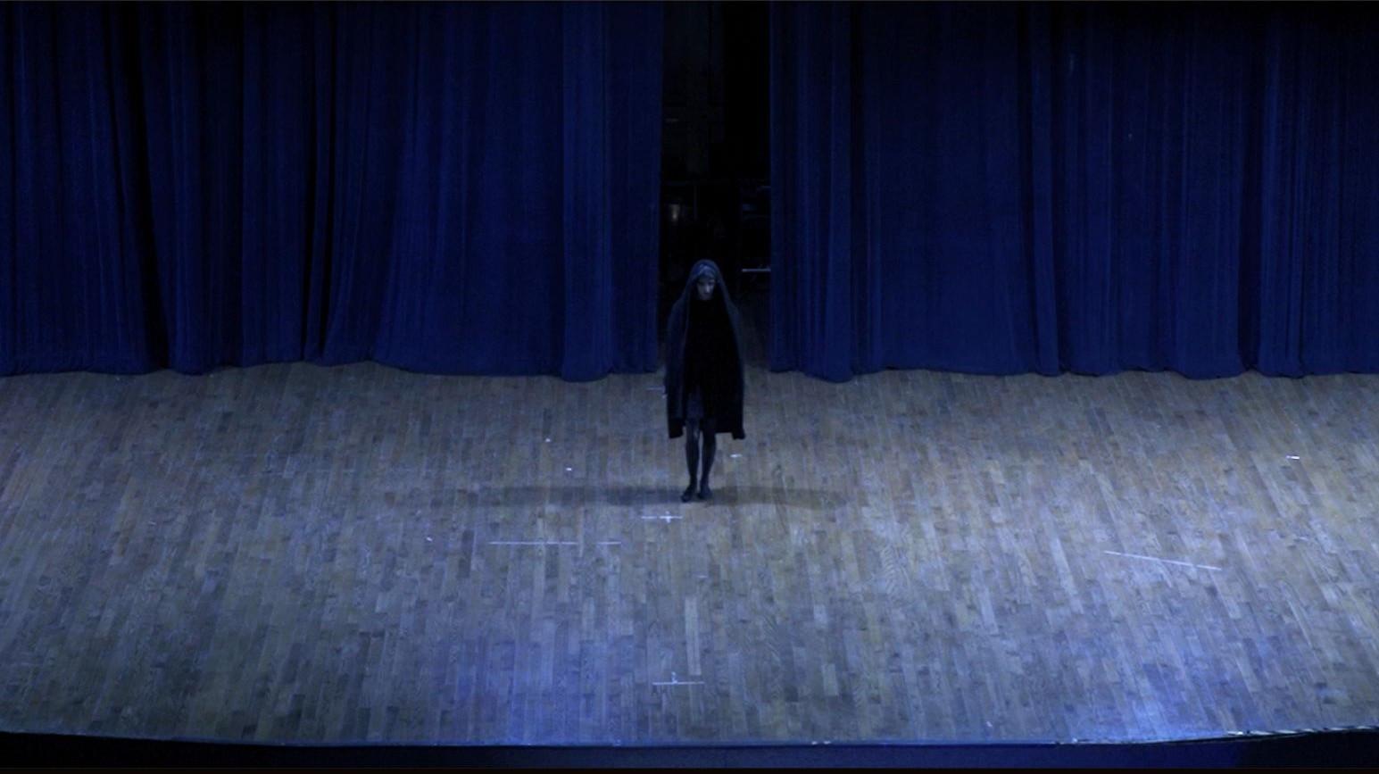 Existencia Silenciosa 2022 movie scene