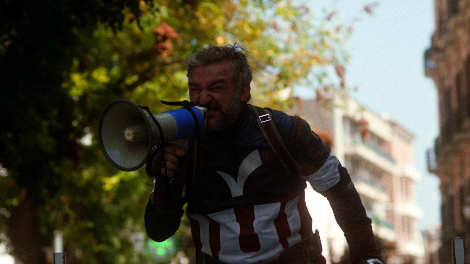 Verticalman - Storia di un uomo verticale 2022 movie scene