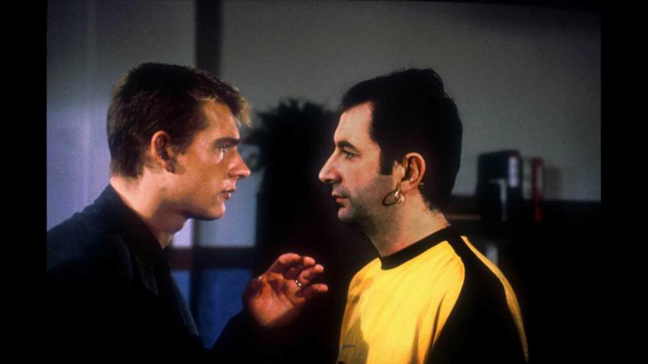 Alliance cherche doigt 1997 movie scene