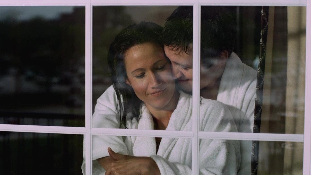 Amanda 2009 movie scene