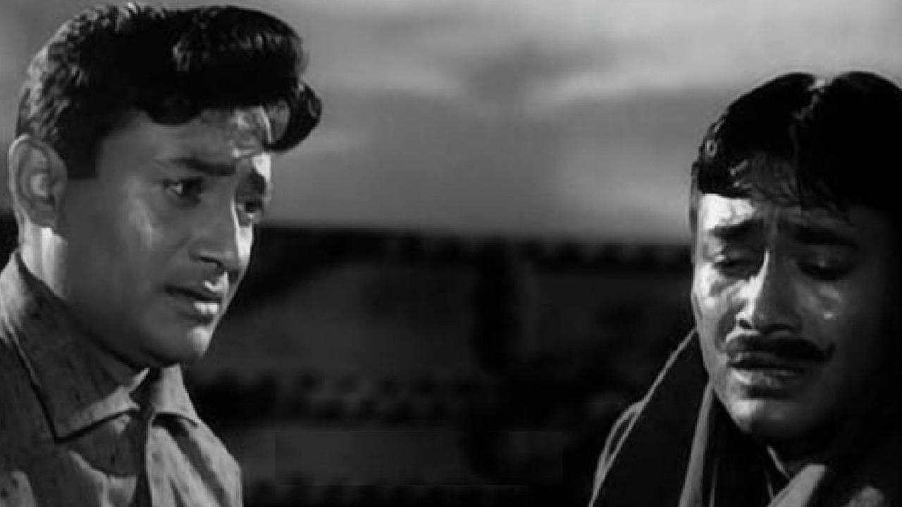 Hum Dono 1961 movie scene