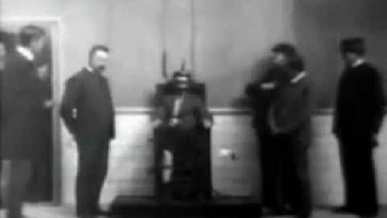 Execution of Czolgosz with Panorama of Auburn Prison 1901 movie scene