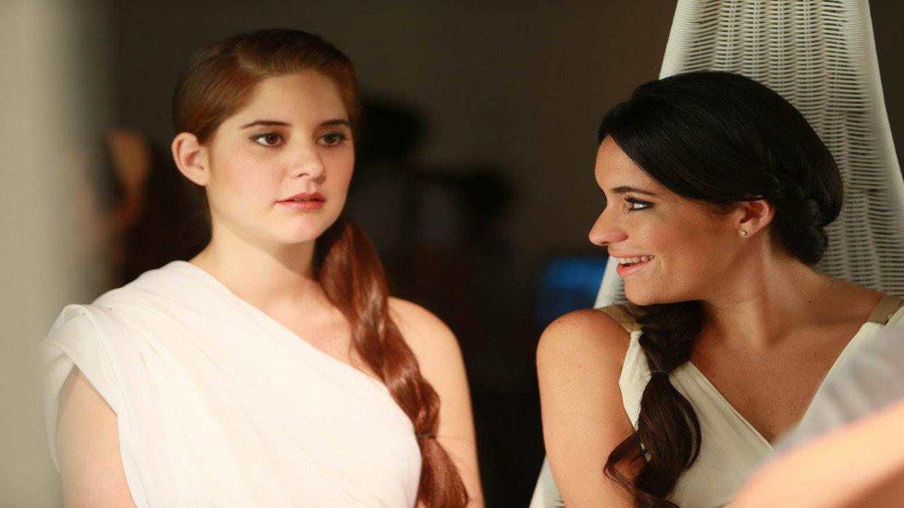 Mi Angelito Favorito 2013 movie scene