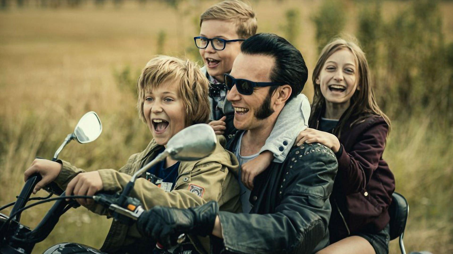 Rock'n'Roll Eddie 2019 movie scene