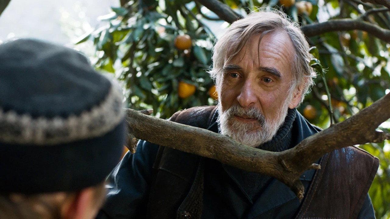 Tangerines 2013 movie scene
