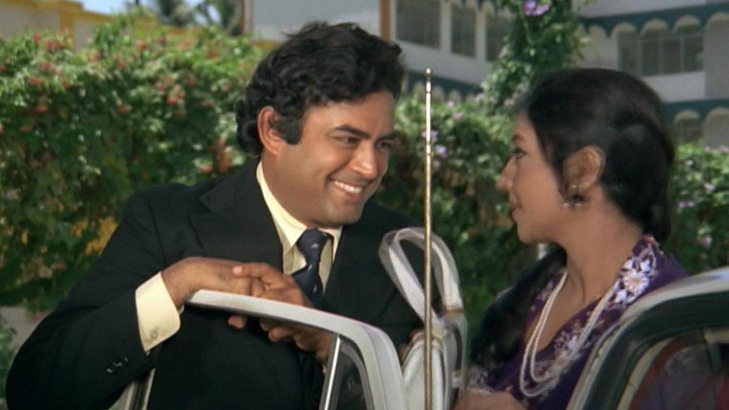 Aandhi 1975 movie scene