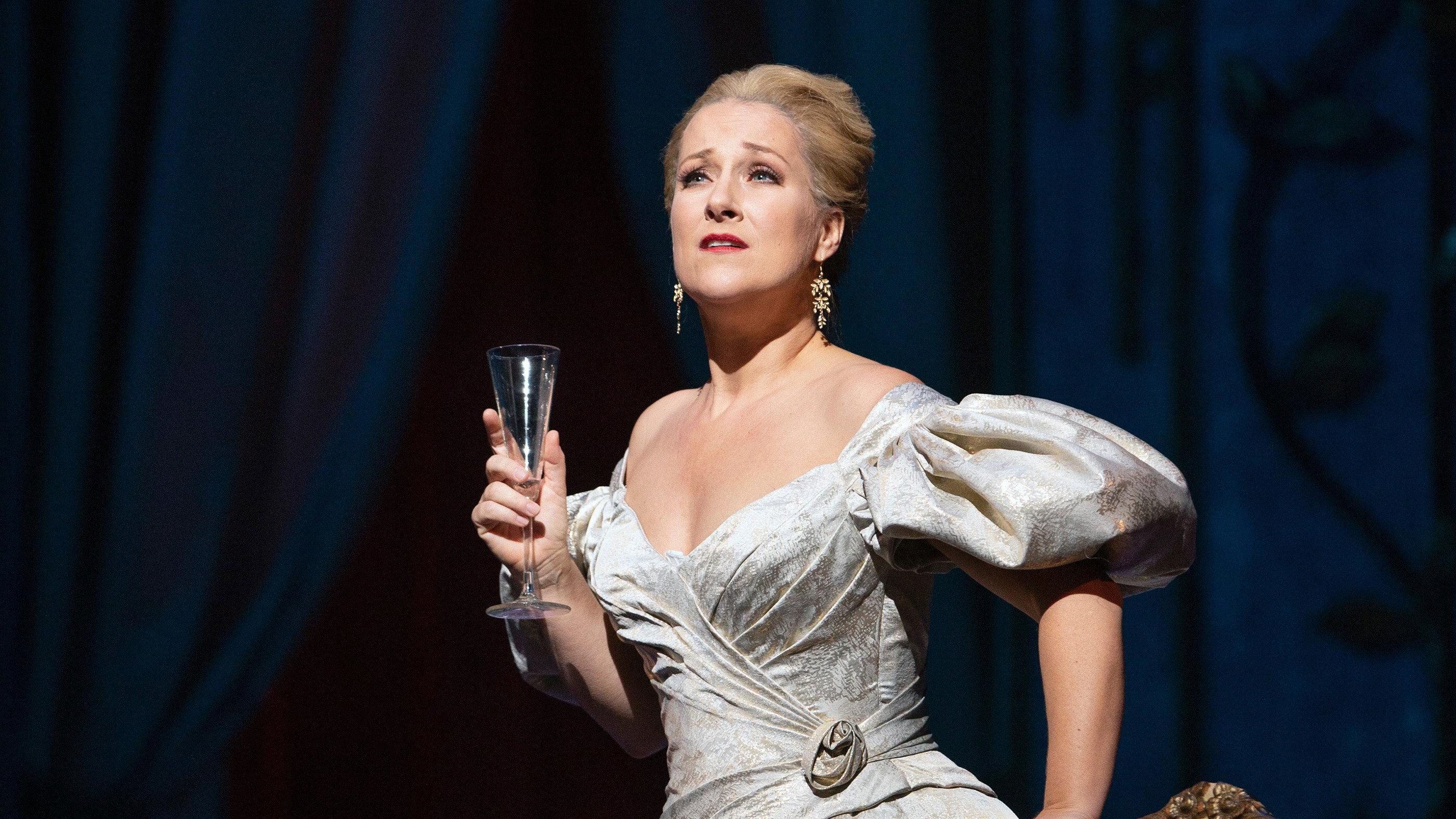 The Metropolitan Opera: La Traviata 2018 movie scene