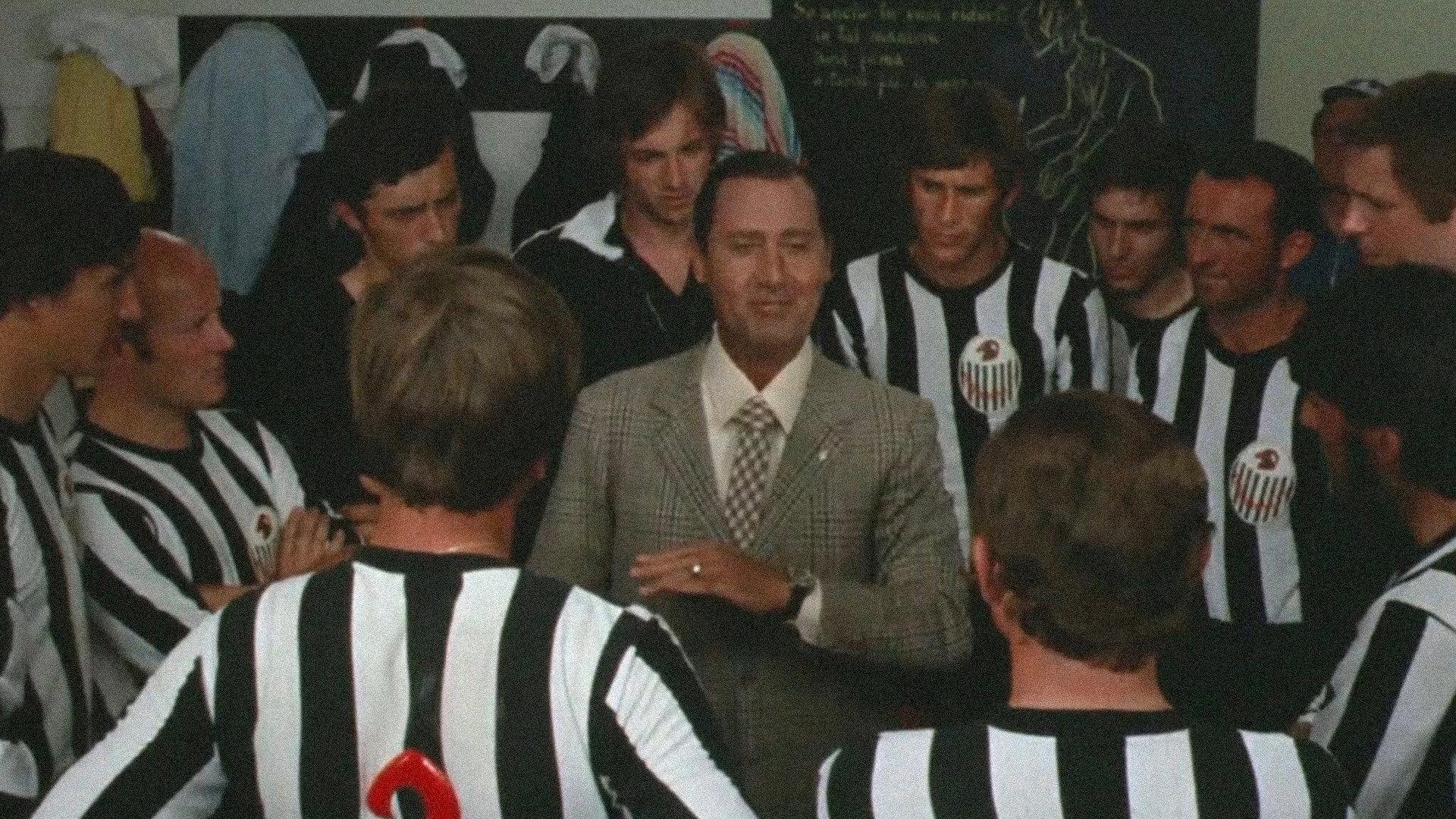 Il presidente del Borgorosso Football Club 1970 movie scene