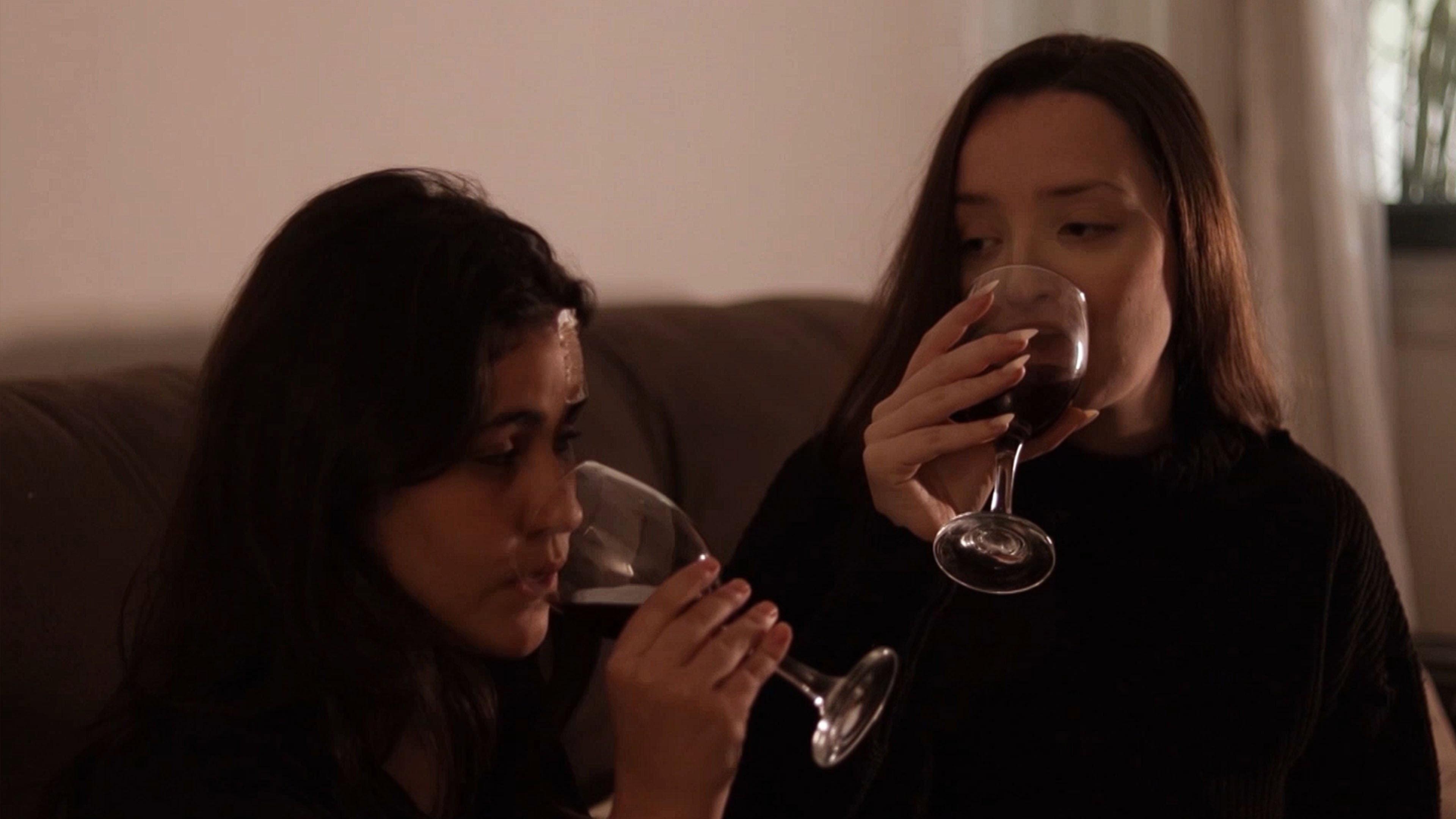 Feliz de Estar Aqui 2024 movie scene