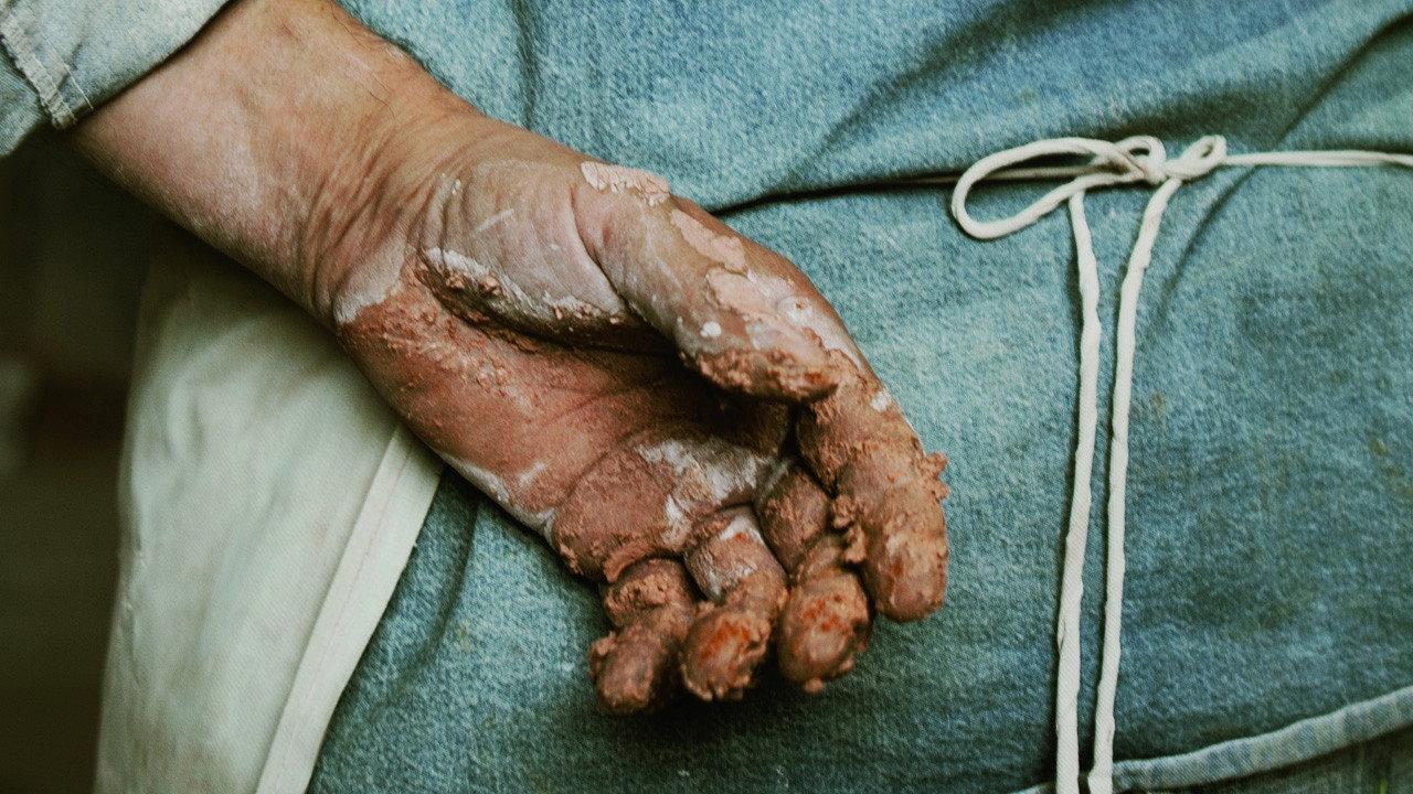 Hand Gestures 2015 movie scene