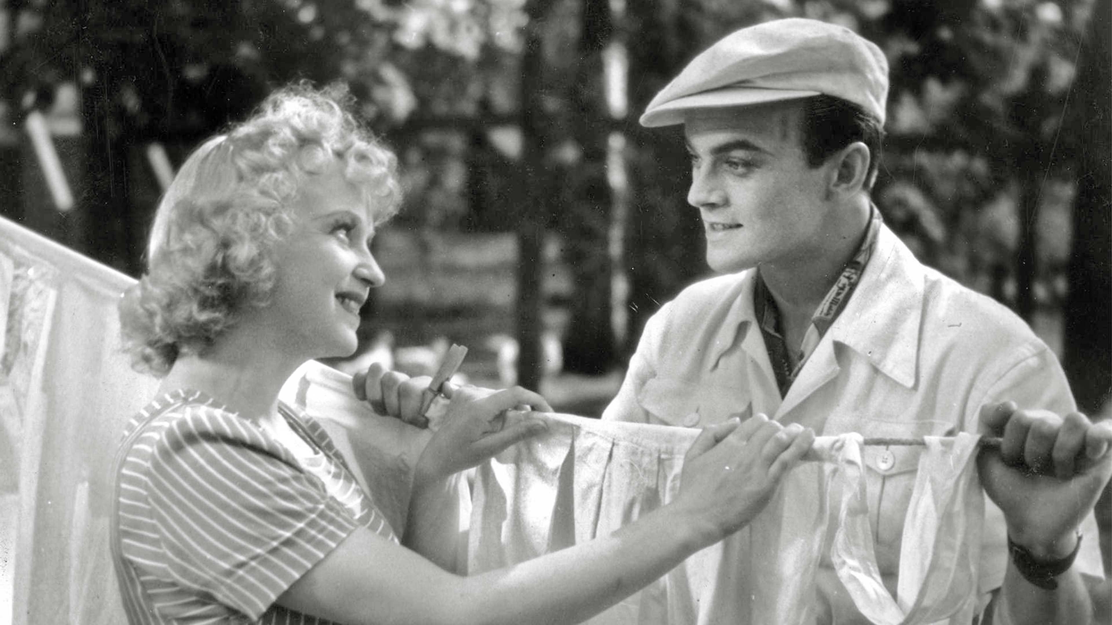 Tositarkoituksella 1943 movie scene