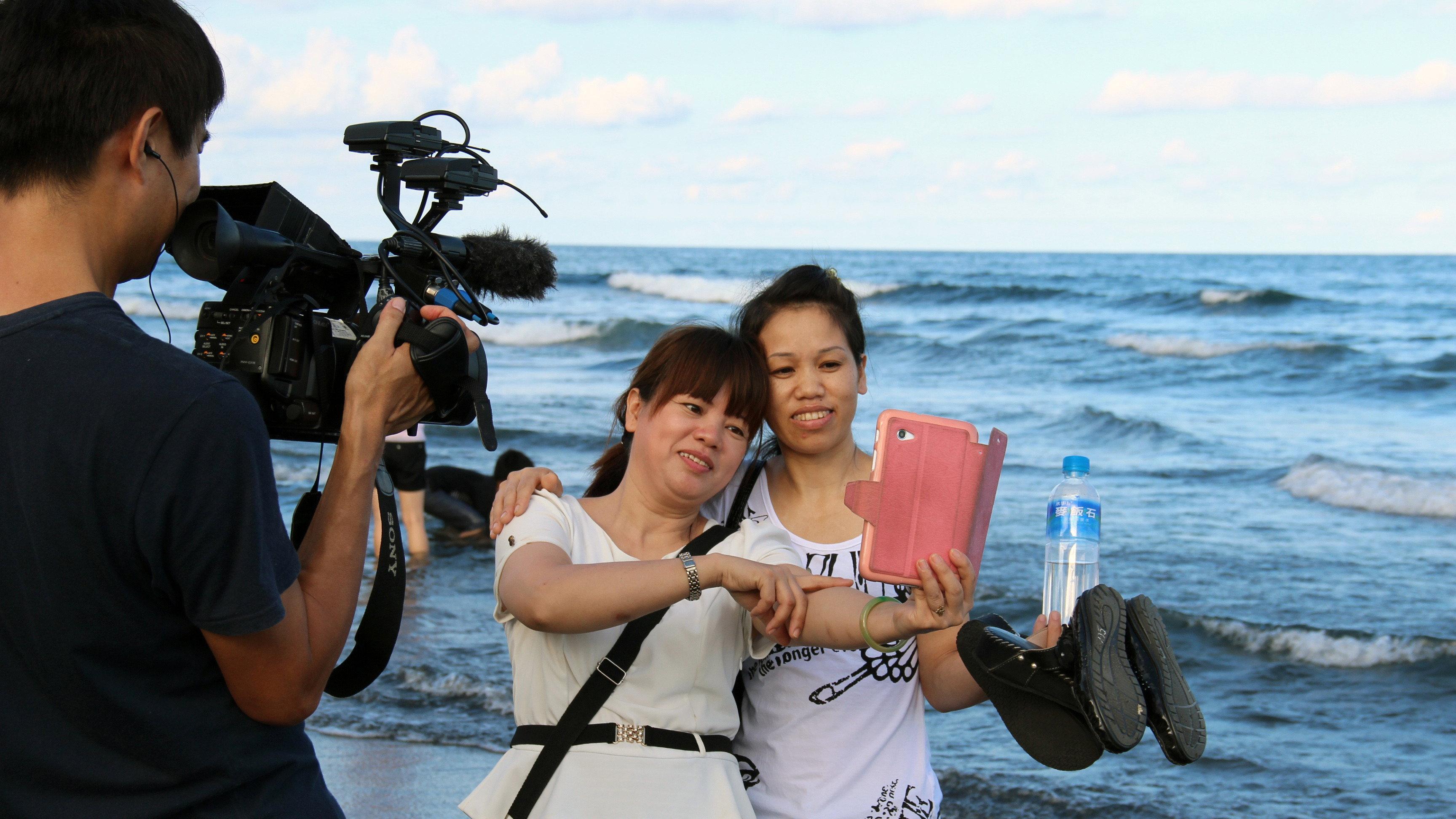 The Lucky Woman 2020 movie scene