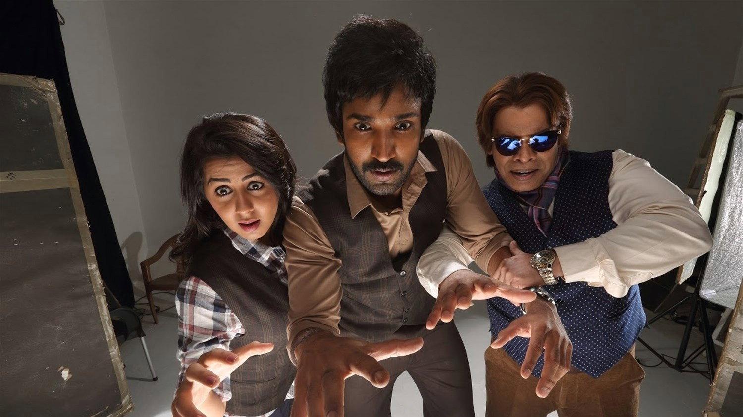 Maragadha Naanayam 2017 movie scene