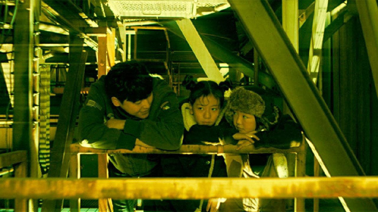 Hug Me, Hug Me Right! 2021 movie scene