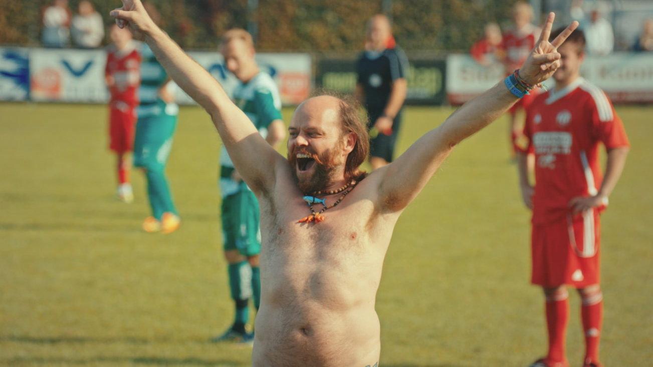 Streaker 2017 movie scene