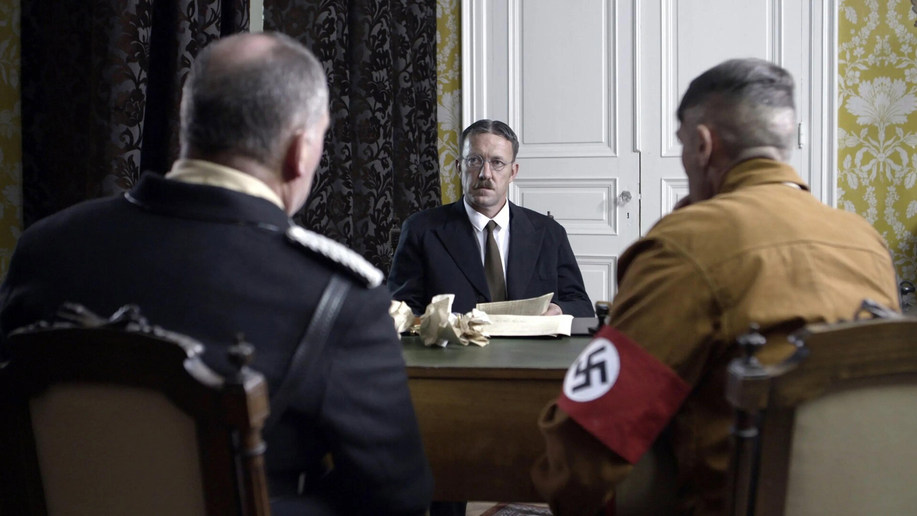 L'Incroyable Banquier d'Hitler 2016 movie scene