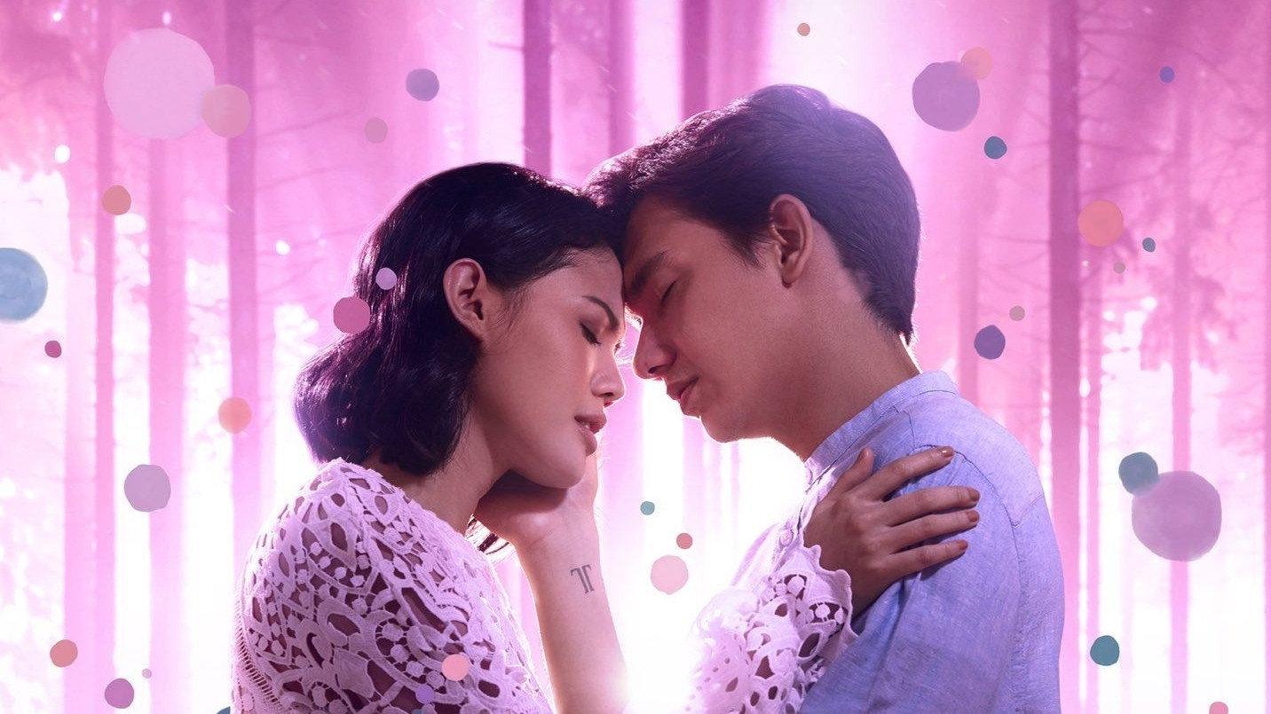 Akhirat: A Love Story 2021 movie scene