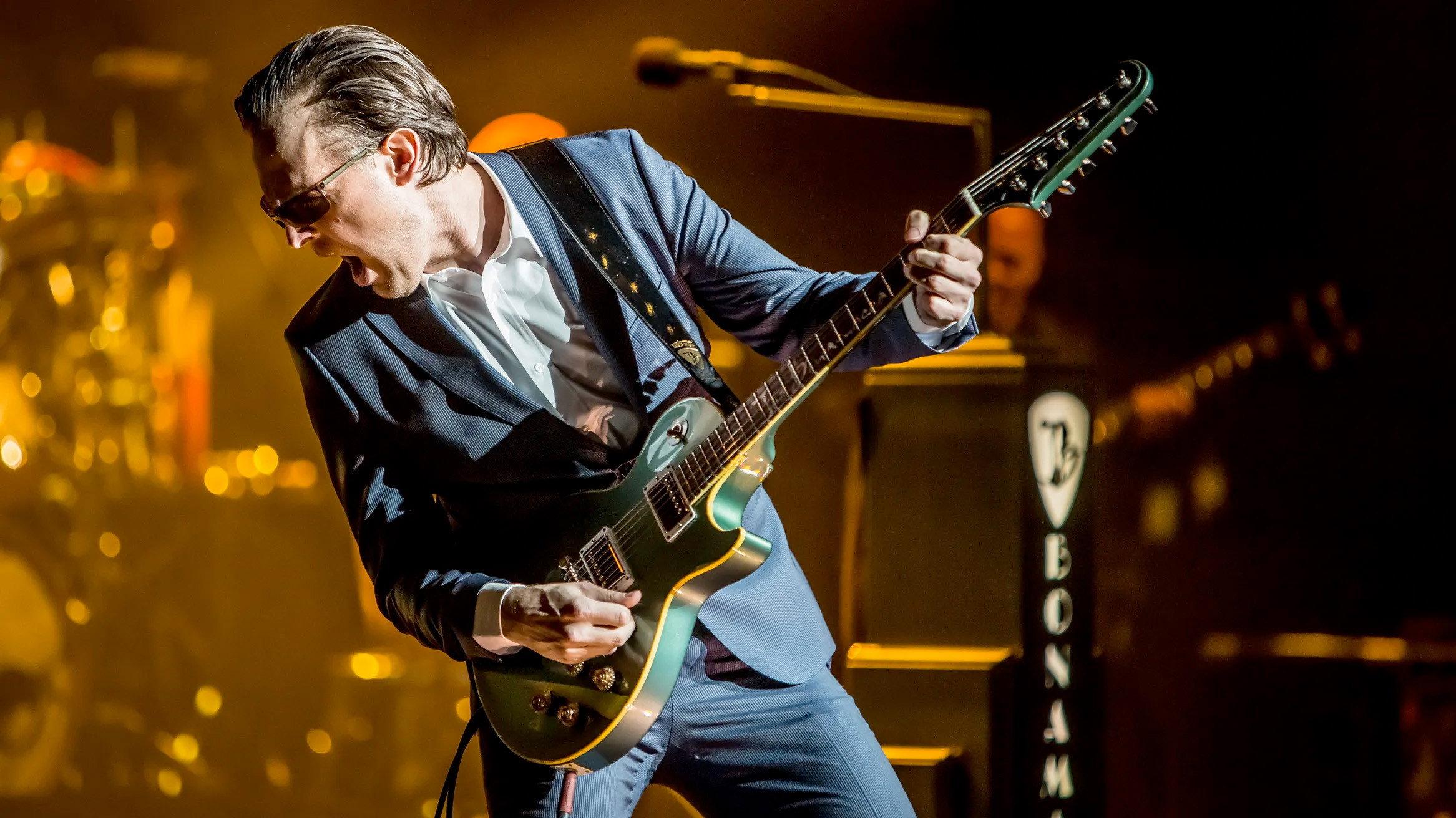 Joe Bonamassa - Muddy Wolf at Red Rocks 2015 movie scene