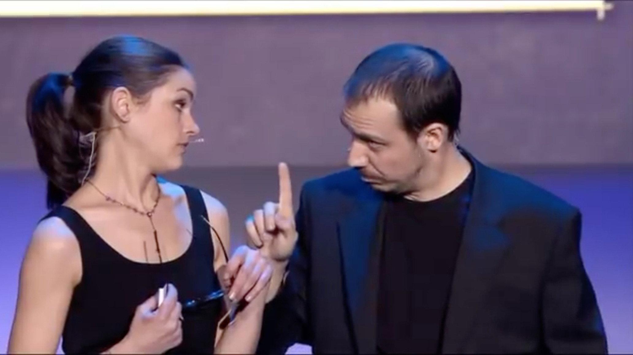 Alexandre Astier - La Physique Quantique 2009 movie scene