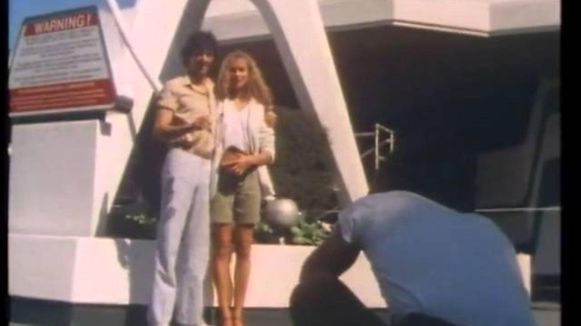 Chi mi aiuta? 1984 movie scene