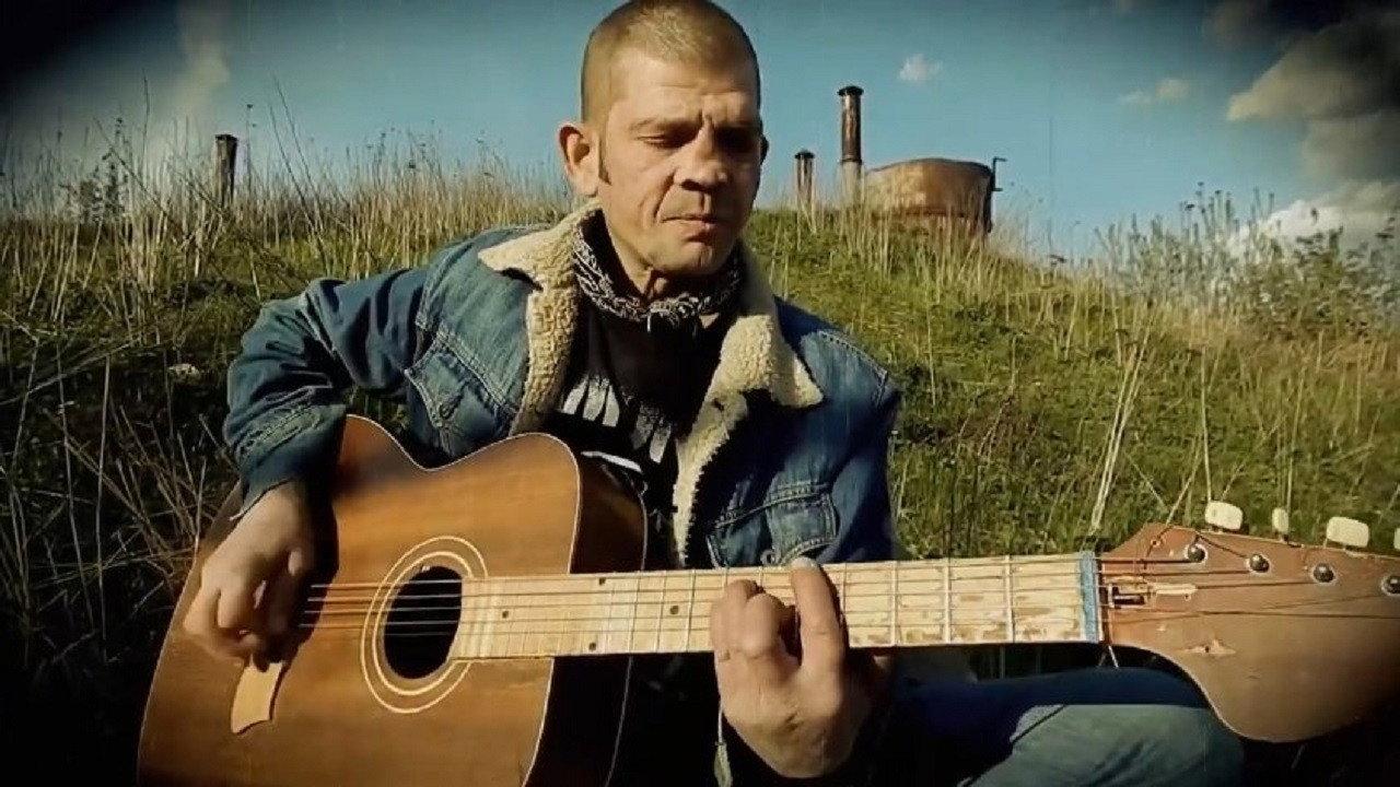 RocknRolla 2019 movie scene