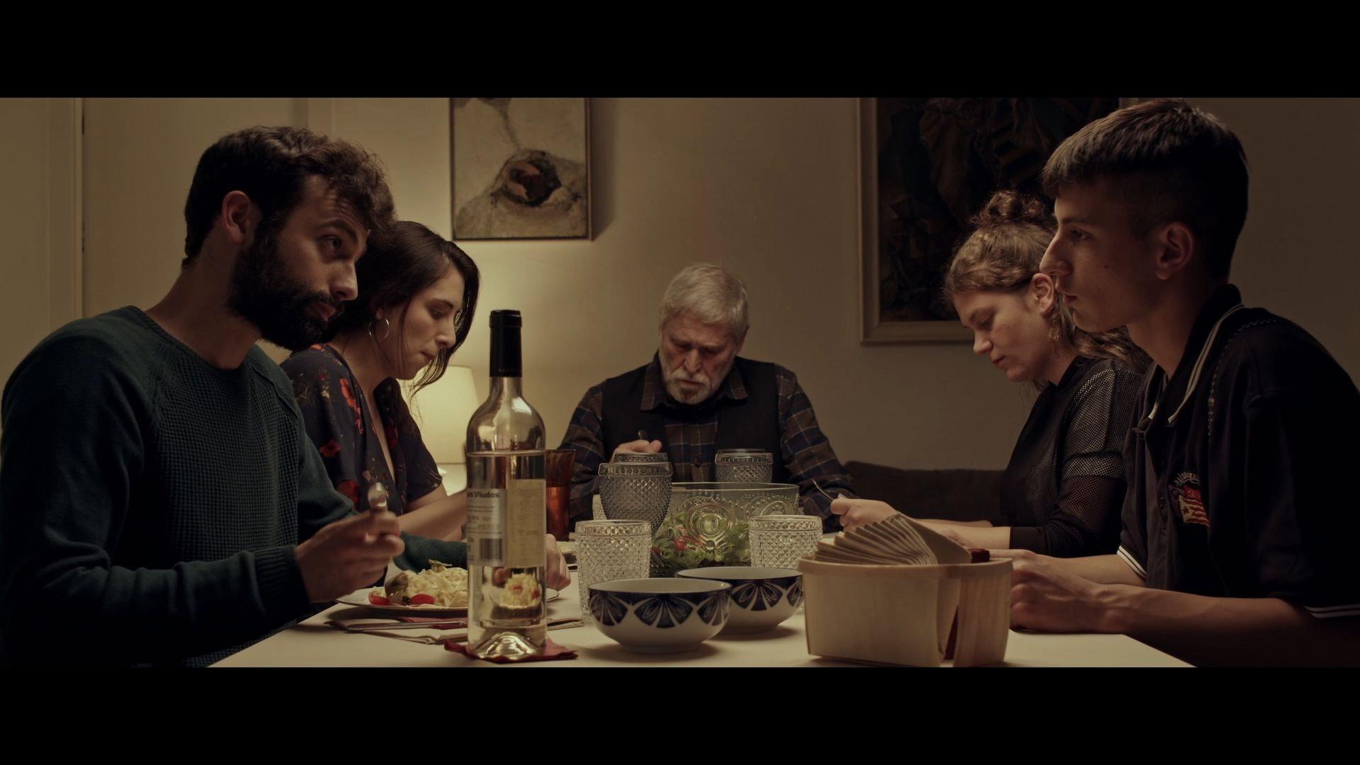 Sopar d’una nit d’octubre 2022 movie scene