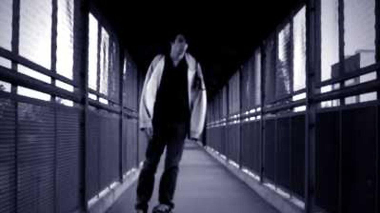 P3nd3jo5 2013 movie scene