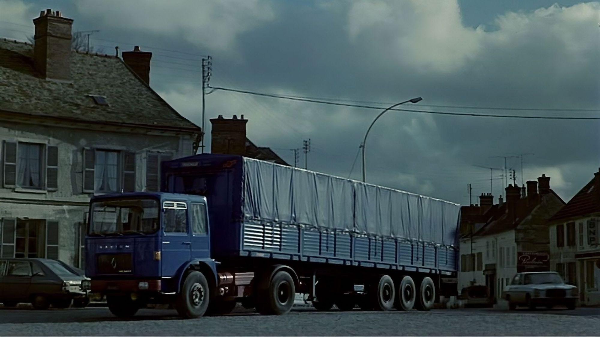 The Lorry 1977 movie scene