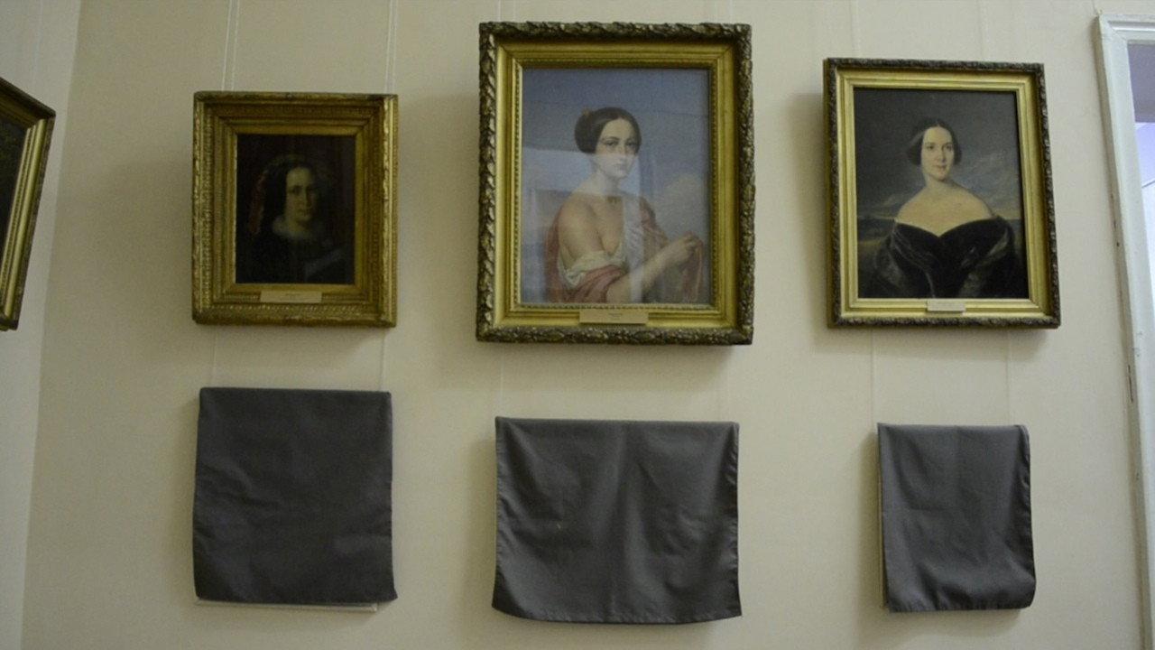 Incident in a Museum 2013 movie scene